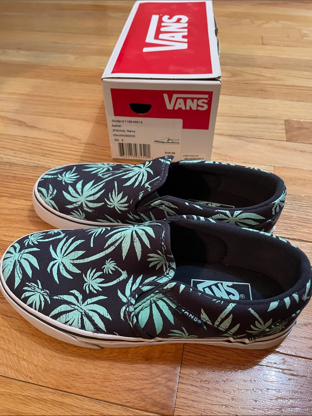 NEW Vans womens Slip-On Sneakers in Navy with Mint Palm Print